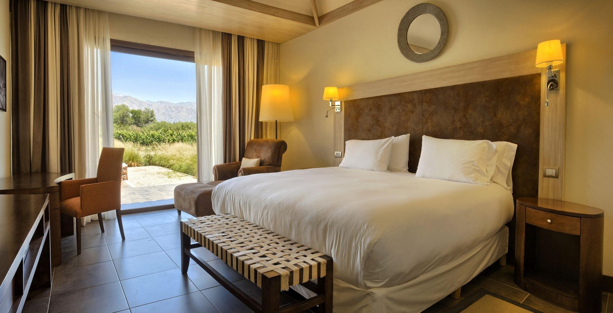 Hotel Grace Cafayate Extérieur photo A room at the hotel