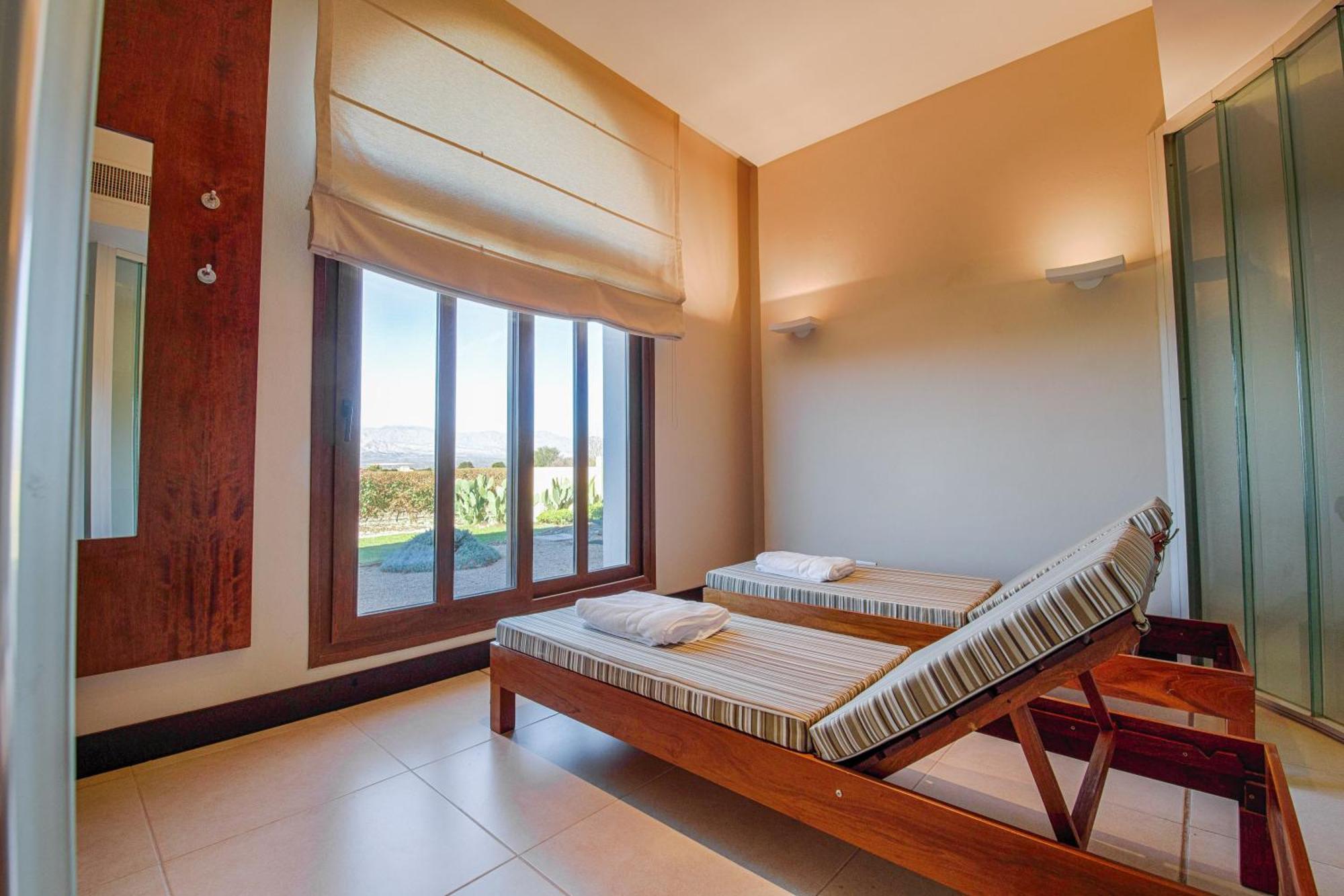 Hotel Grace Cafayate Extérieur photo A room at the spa