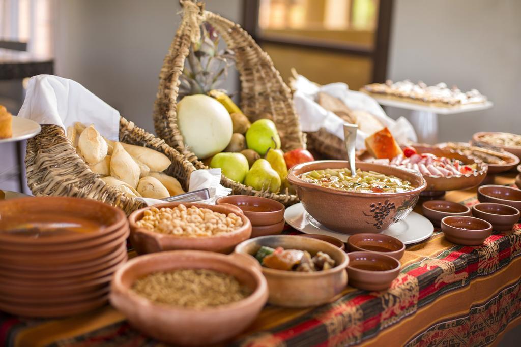 Hotel Grace Cafayate Extérieur photo Armenian cuisine